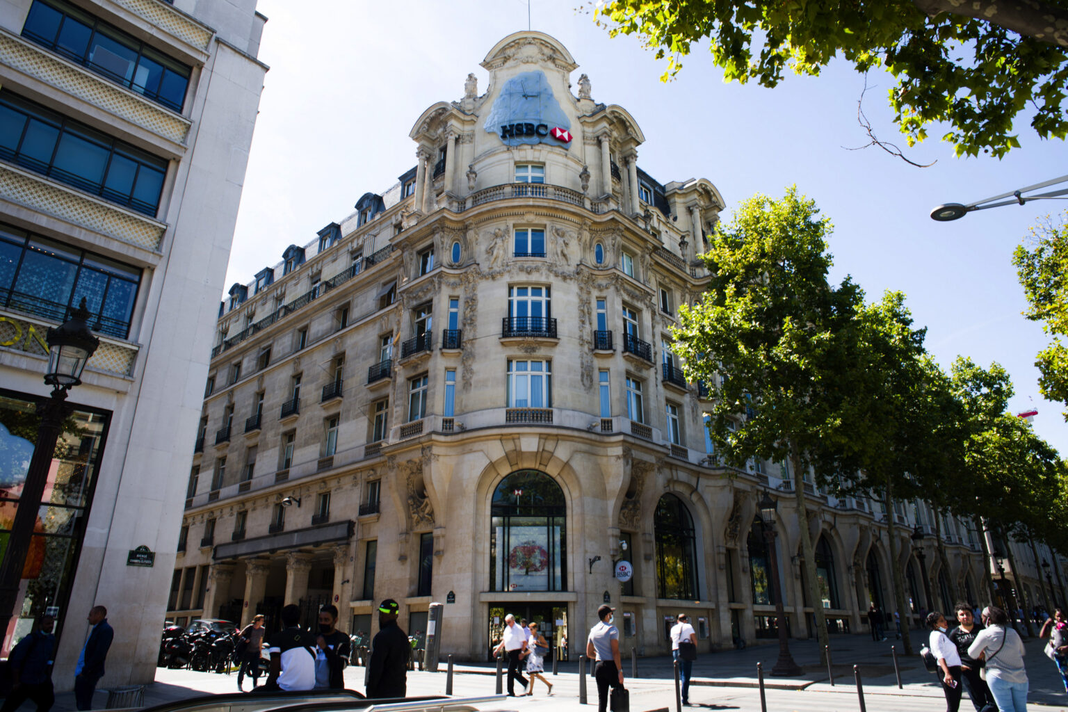 Blick auf das neue Louis Vuitton Hotel in Paris