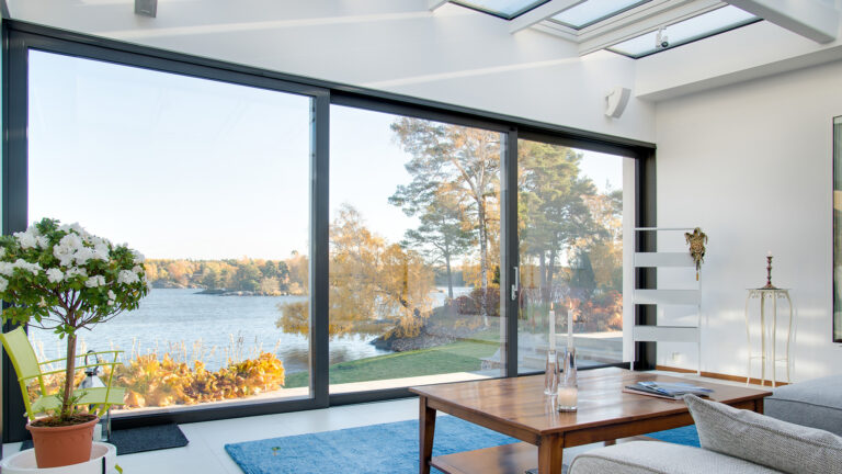 Energieeffizient sanieren mit Fenster Traum: Hochwertige Fenster, Türen, Jalousien und Rollläden steigern Wohnkomfort und Immobilienwert nachhaltig.