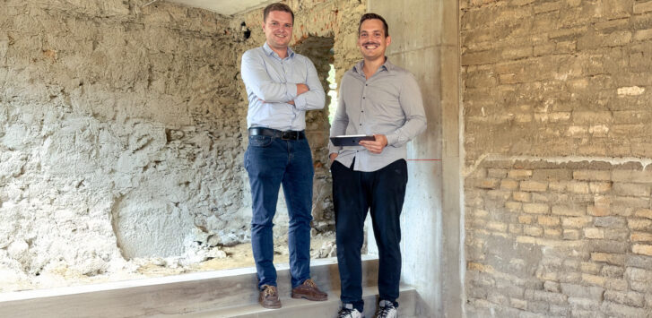Die einszusieben Baumeister GmbH erklärt, worauf es beim Bauen im Bestand, bei grauer Energie und der Bauprojektplanung in Kärnten ankommt.